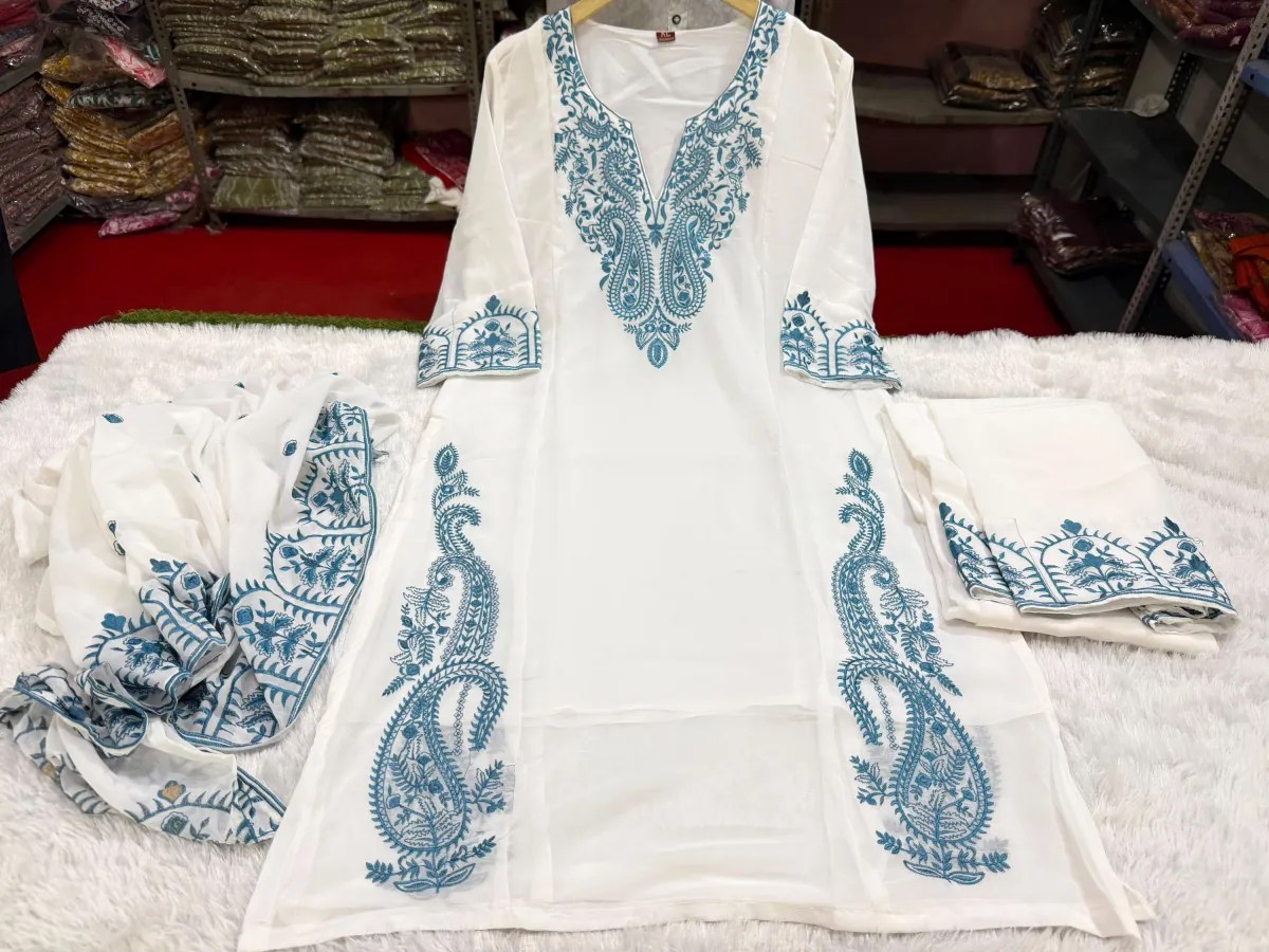 Full-Length Flare and Silhouette of Elegant Flair Suit