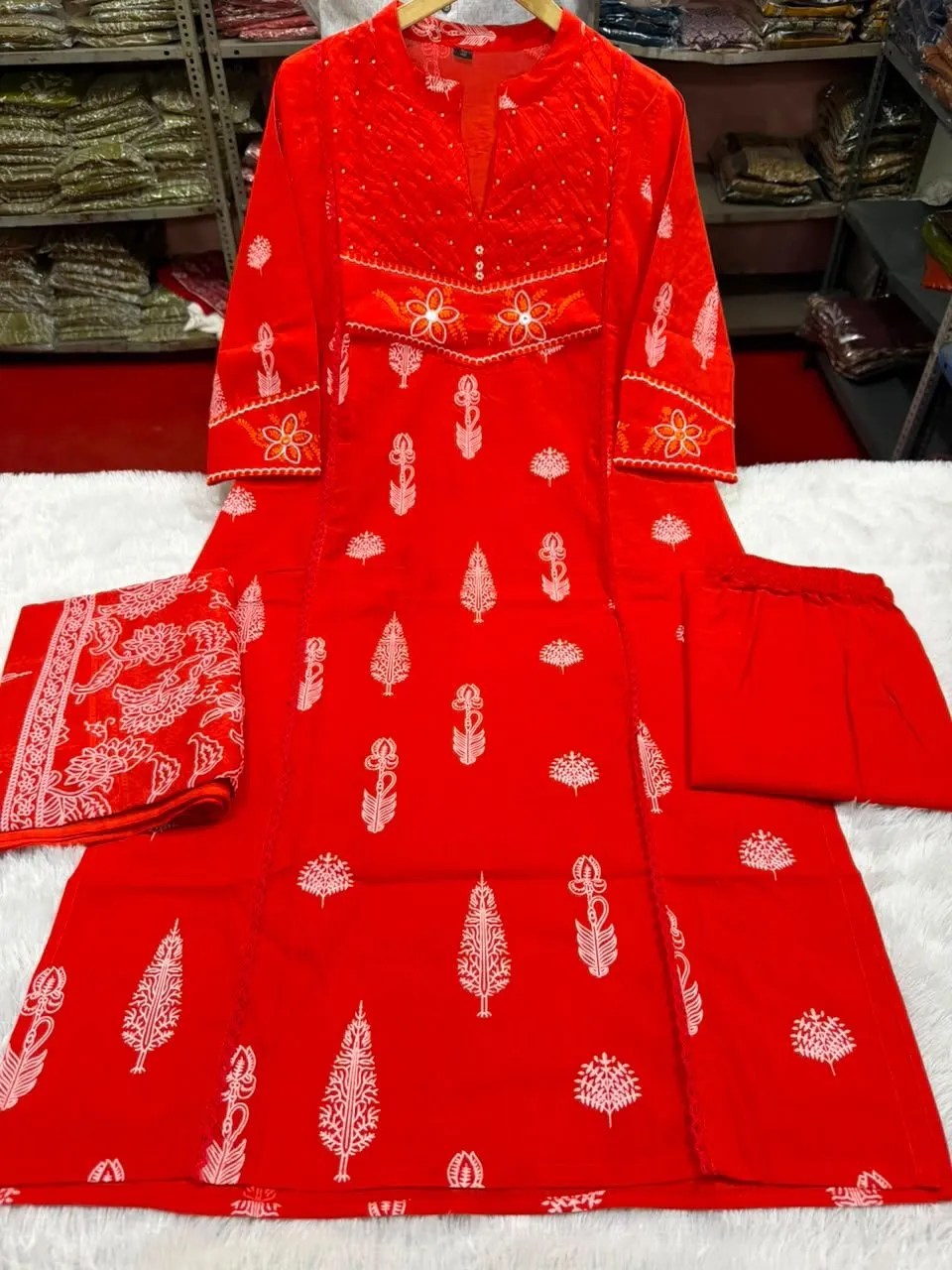 Dreamy Flair Suit - Jaipuri Print Close Up Detail