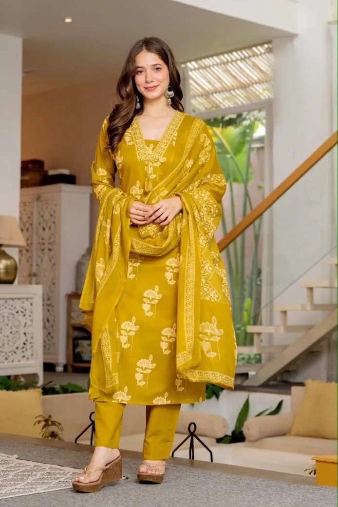 Longline Discharge Print Pure Cotton Kurti Pant Set Front View - Jaipur Cloth