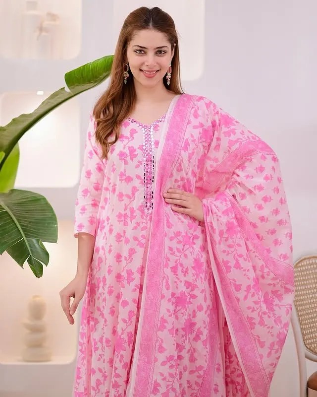 Side Silhouette and Hemline Border Detail - Jaipur Cloth