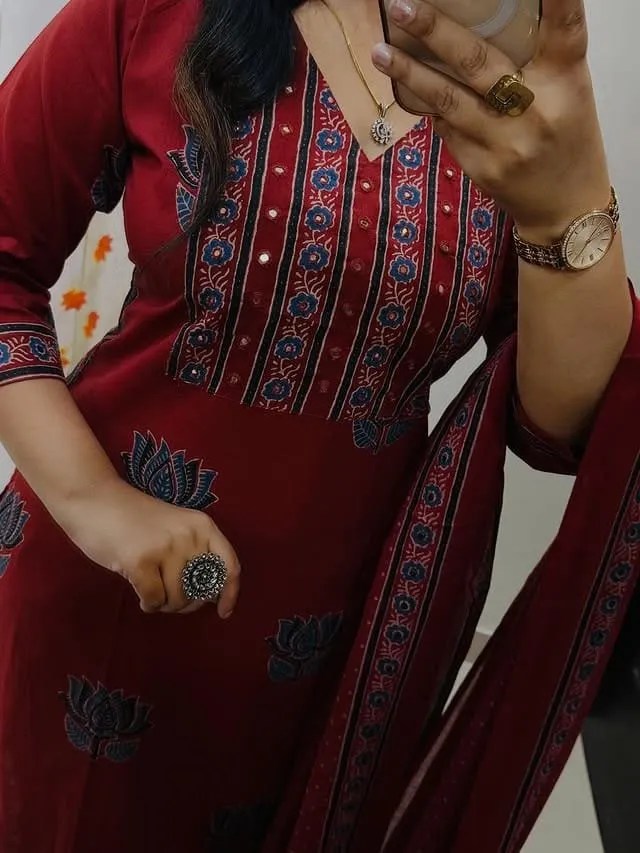 Back Profile and Silhouette of Mughal Cotton Kurti Set - Jaipur Cloth