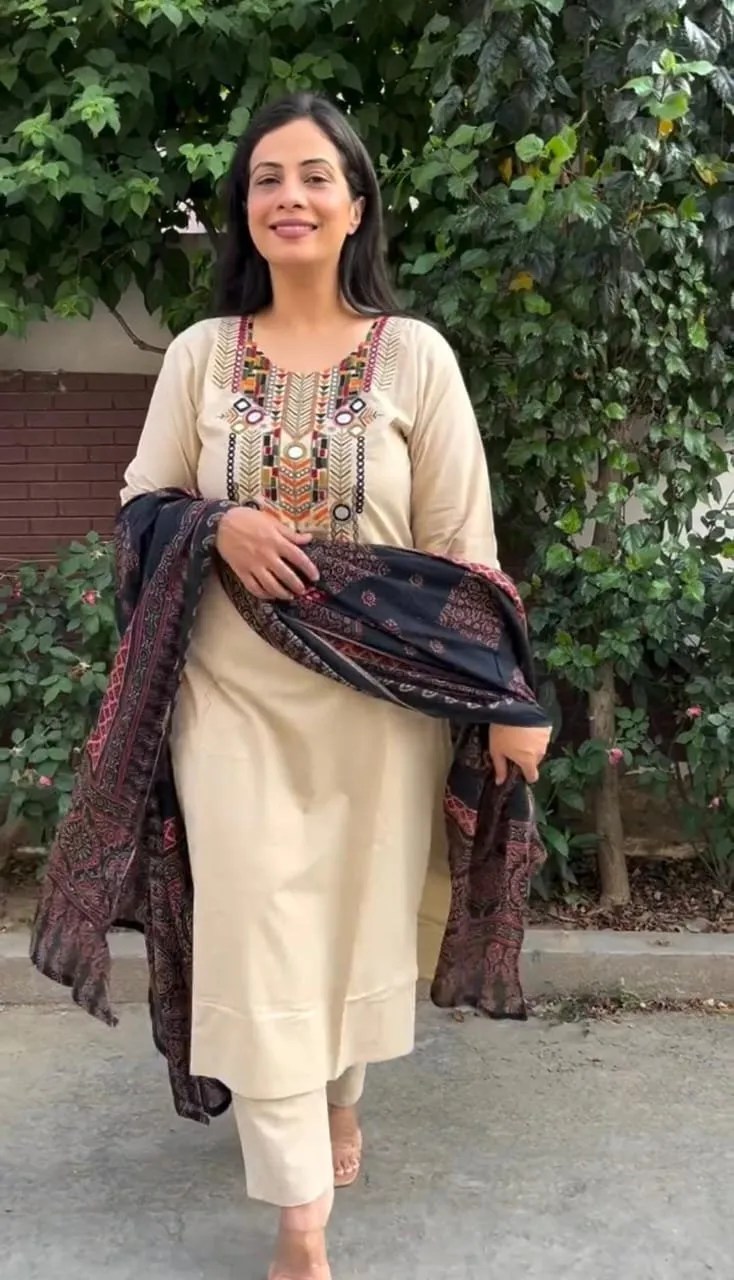 Gota Lace Embroidered Cotton Kurti Pant Dupatta Set Front View - Jaipur Cloth