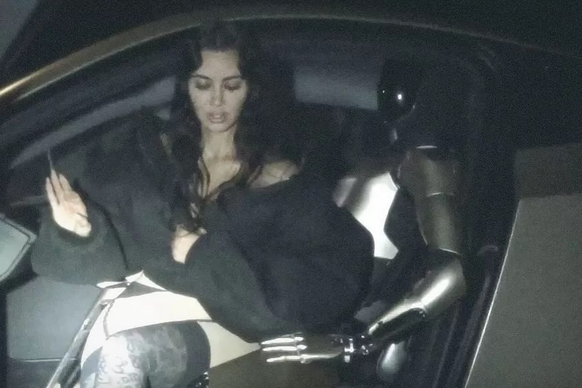 #kimkardashian #tesla robot