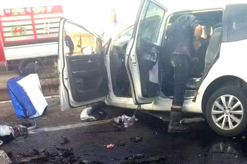 مـصـ.ـرع 6 أشخاص في حادث مروع بالطريق السيار ببرشيد.. اصطدام عنيف بين سيارة ورموك يسفر عن حصيلة ثقيلة