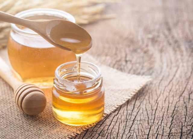 استعمال العسل لعلاج الشعر الجاف والمتقصف