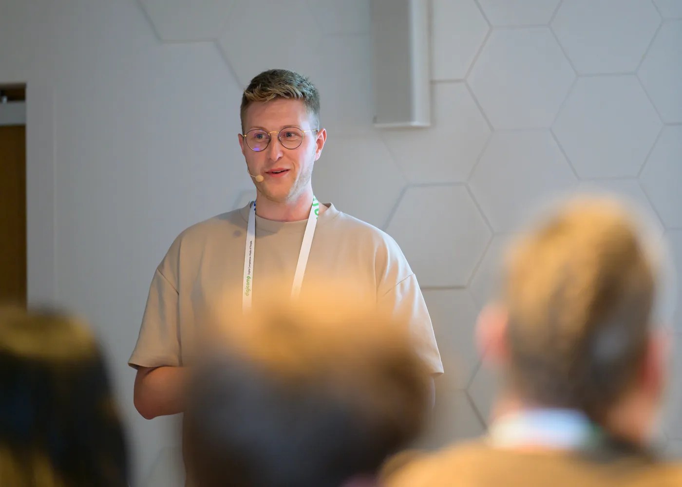Jannik Reinhard presenting at Azure Bootcamp