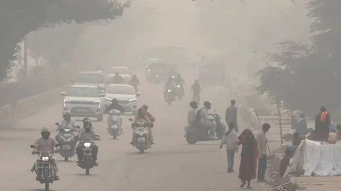 রাজশাহীর তাপমাত্রা ১২ ডিগ্রি হওয়ায় বইছে শীতের আবহ