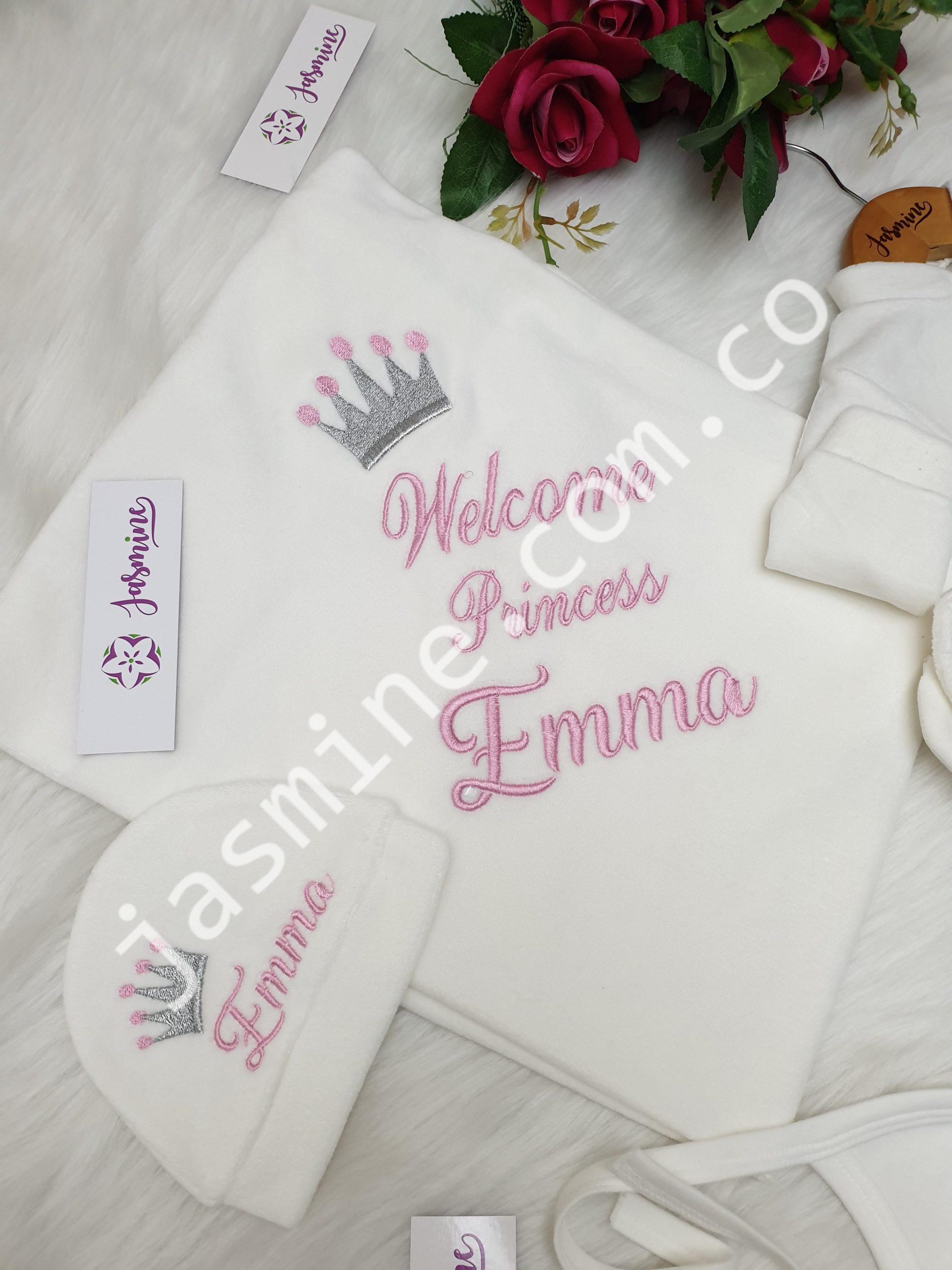 طقم سبوع وولادة ٦ قطع تطريز باسم إيما Emma - Image 3