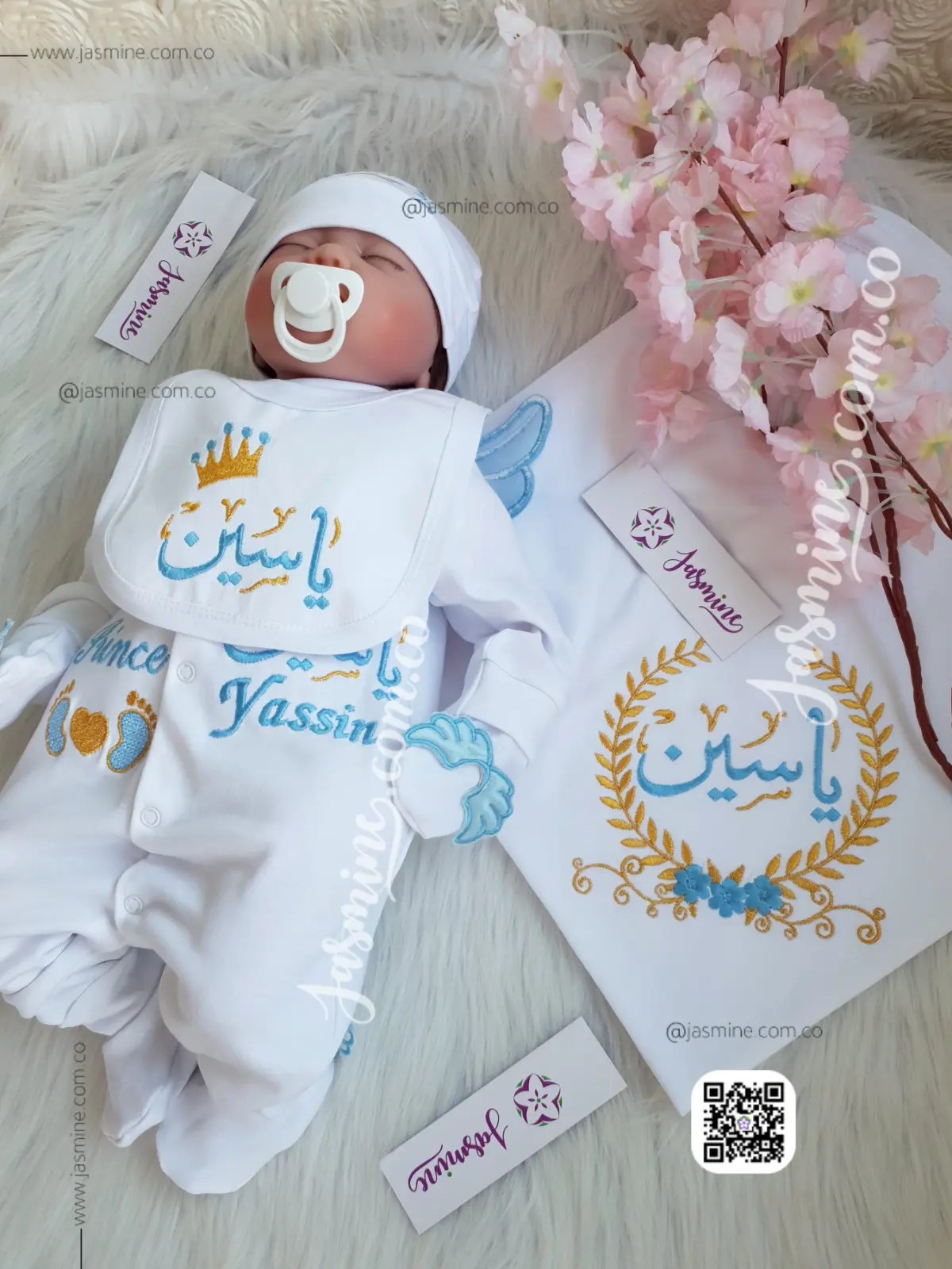 طقم استقبال مولود تطريز 6 قطع قطن صيفي (Yasssin ياسين ) جناحات بارزة وورد