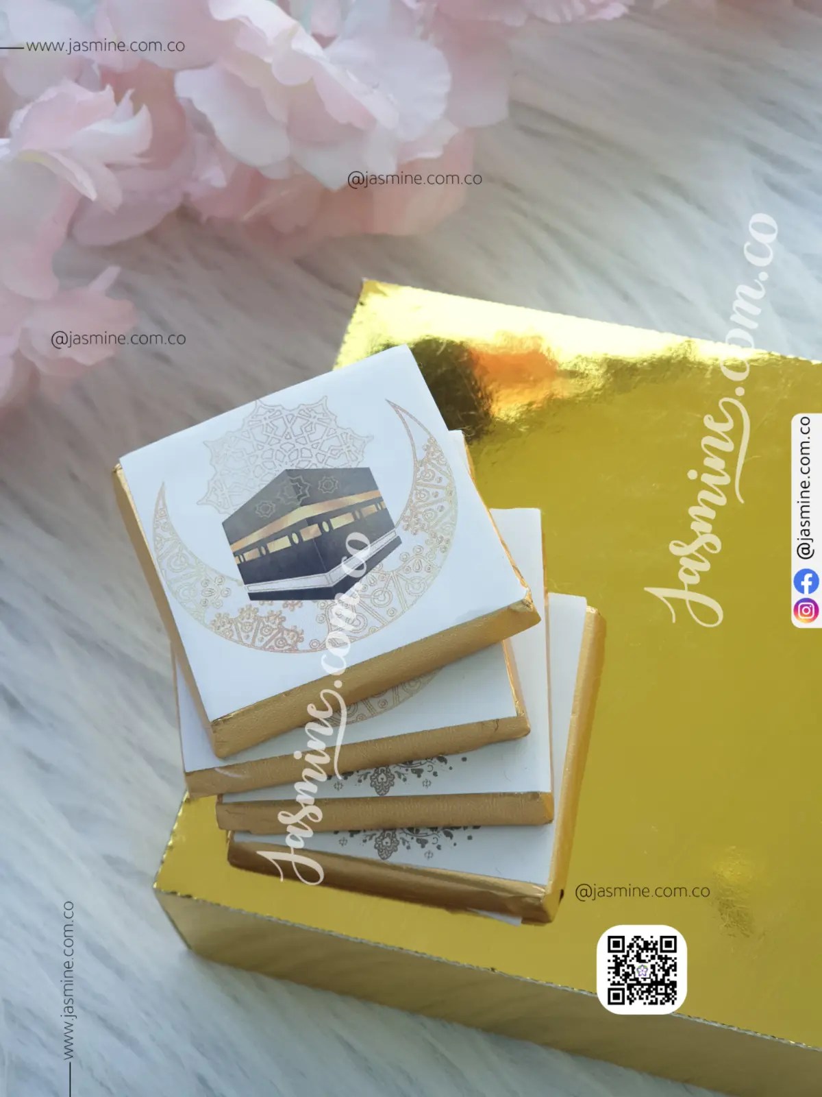 شوكلاتة بالقطعة توزيعات مطبوعة حج وعمرة السعر يشمل قطعة واحدة مطبوع بالاسم (حج مبرور)