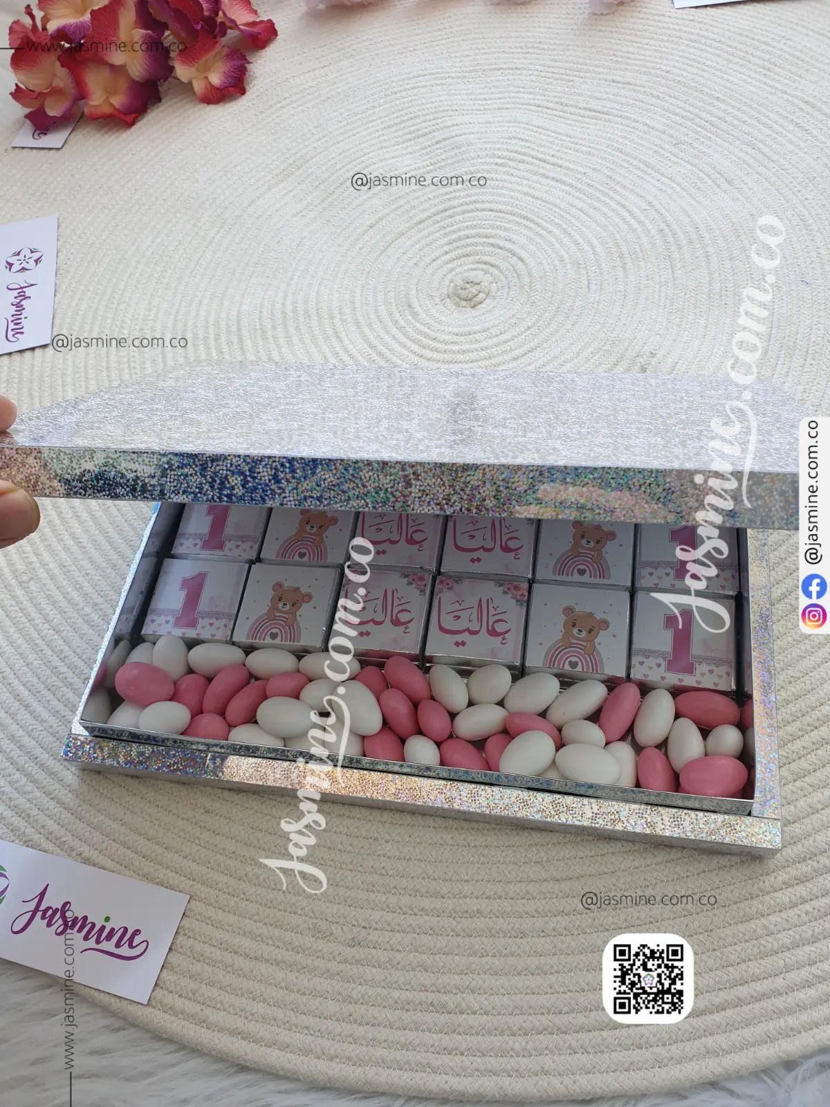 بوكس ملبس لوز فاخر مع 48 قطعة شوكولاتة اسم عاليا ديزاين دبدوب لطيف طباعة للتوزيعات والسبوع وأعياد الميلاد Personalized Chocolate Box