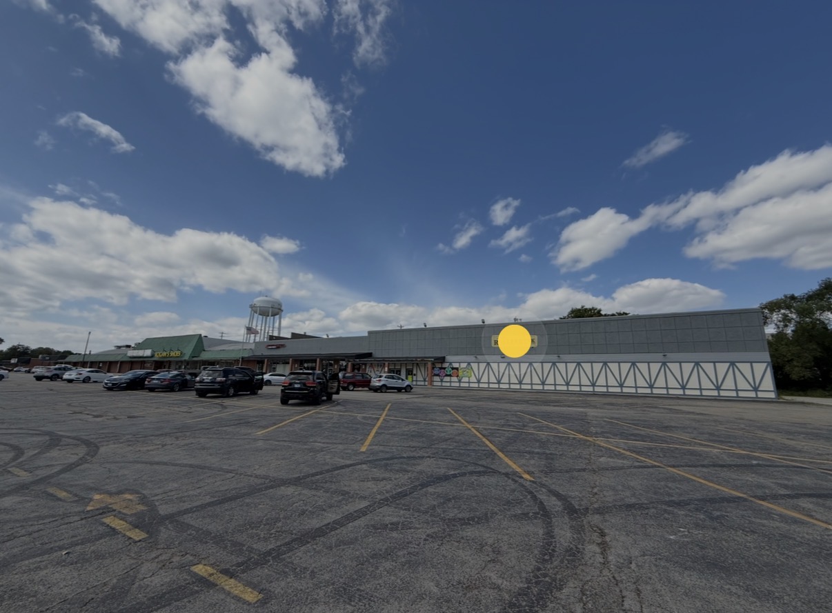 144 N Seymour Ave, Mundelein, IL — Downtown Ground-Lease Pad / Outlot