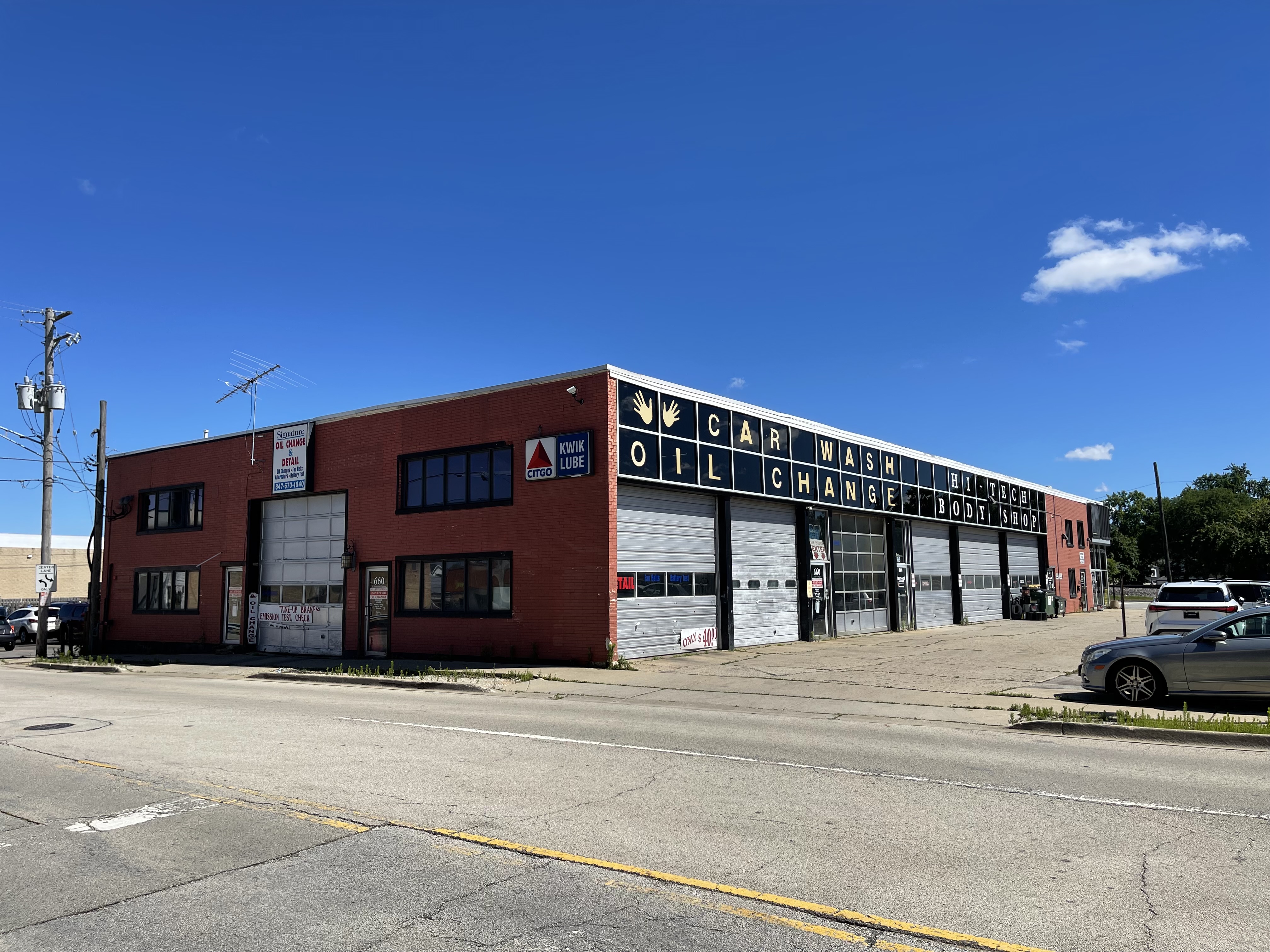 660-670 E Northwest Hwy, Arlington Heights, IL — 12,027 SF Automotive Building and Redevelopment Corner for Sale