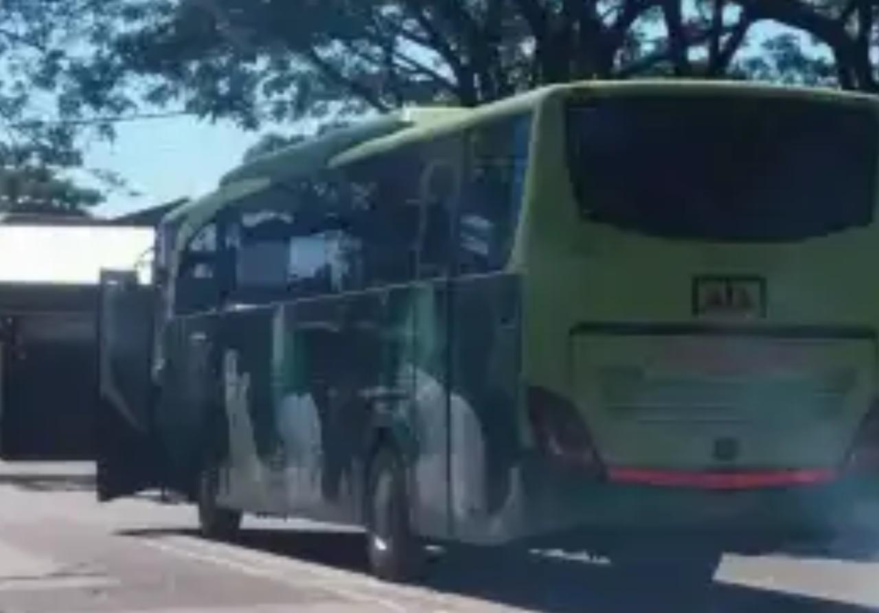Travel Satria Tama Surabaya Ziarah Transportasi Umum Surabaya Jadwal Bus Restu Ponorogo Surabaya berangkatnya pukul 0012 0450 0640 1015 1040 1215 dan 1650 wib.