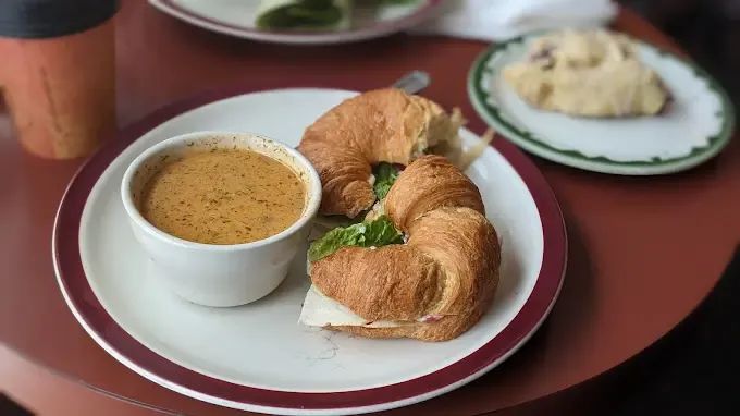 Cafe Java Junction - Professional Mobile Landscape Photos | Free Download