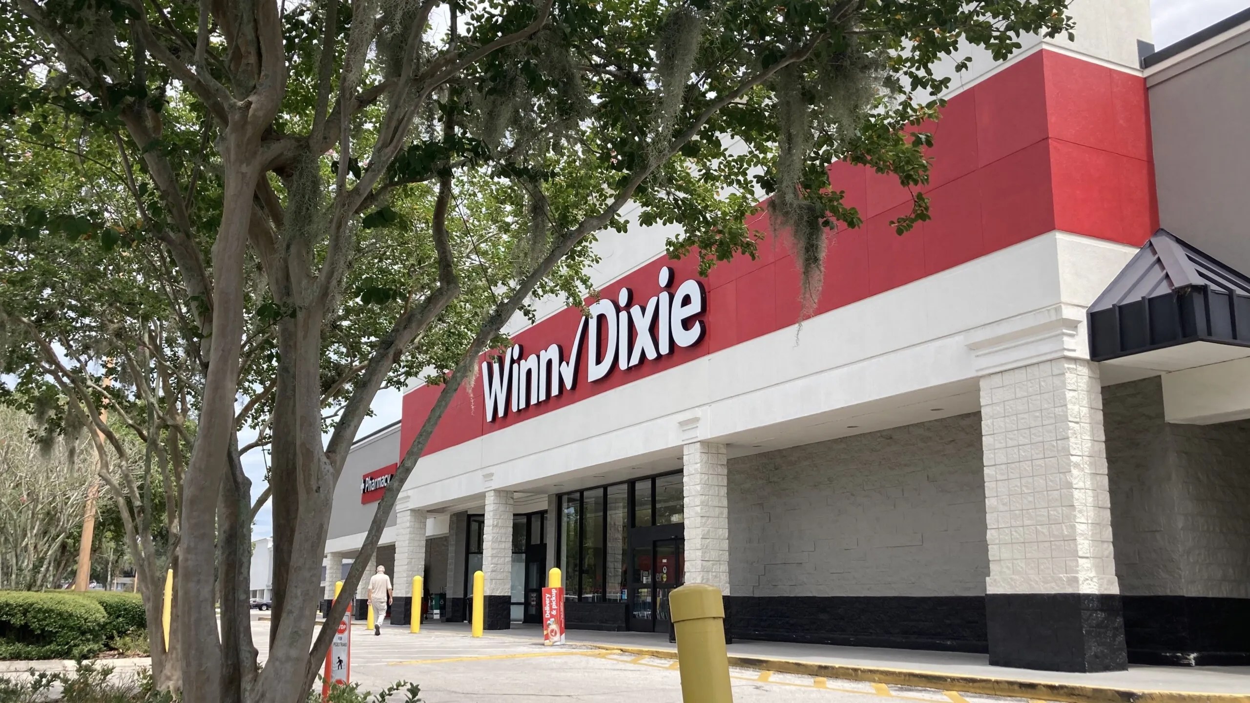 Winn Dixie Scales Back To Focus On Florida Today.