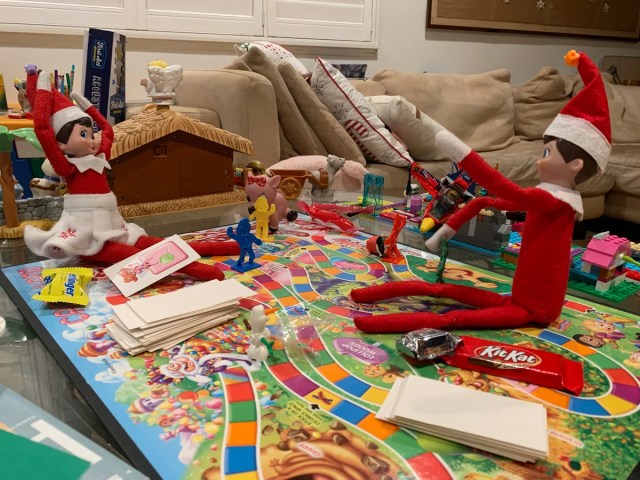 elves playing game