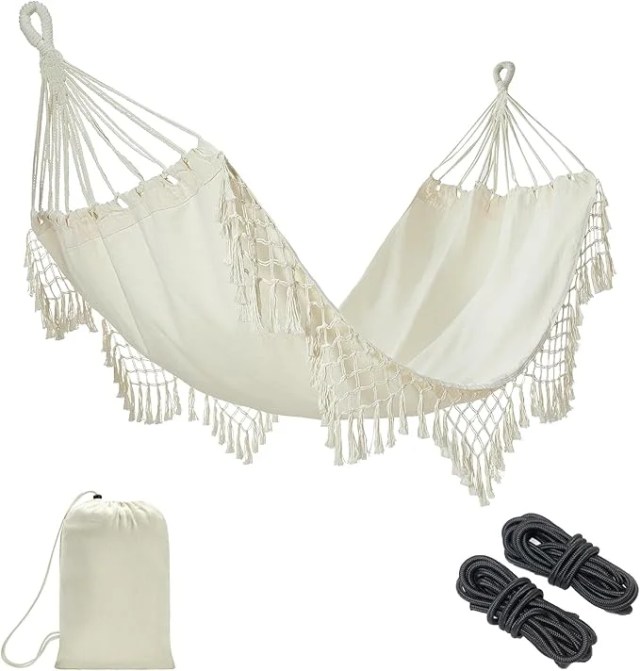"Boho-style hamac for cozy bedroom or living room decor, available on Amazon."
