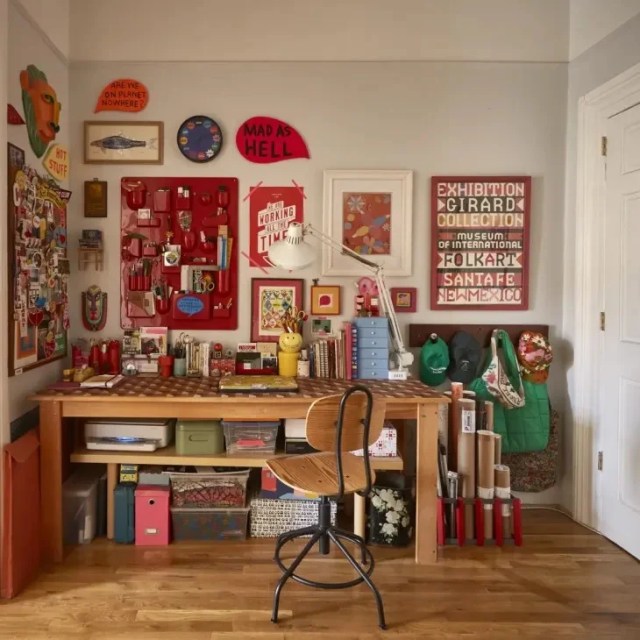 Desks For Small Spaces