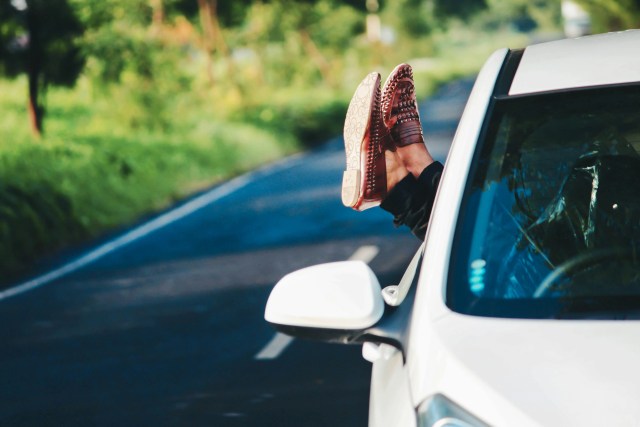 slow travel in car