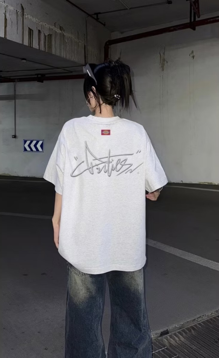 Dickies 刺繡小字 背後草寫 美式復古 短袖棉T 黑色/白色/花灰/藏青/花灰紅
