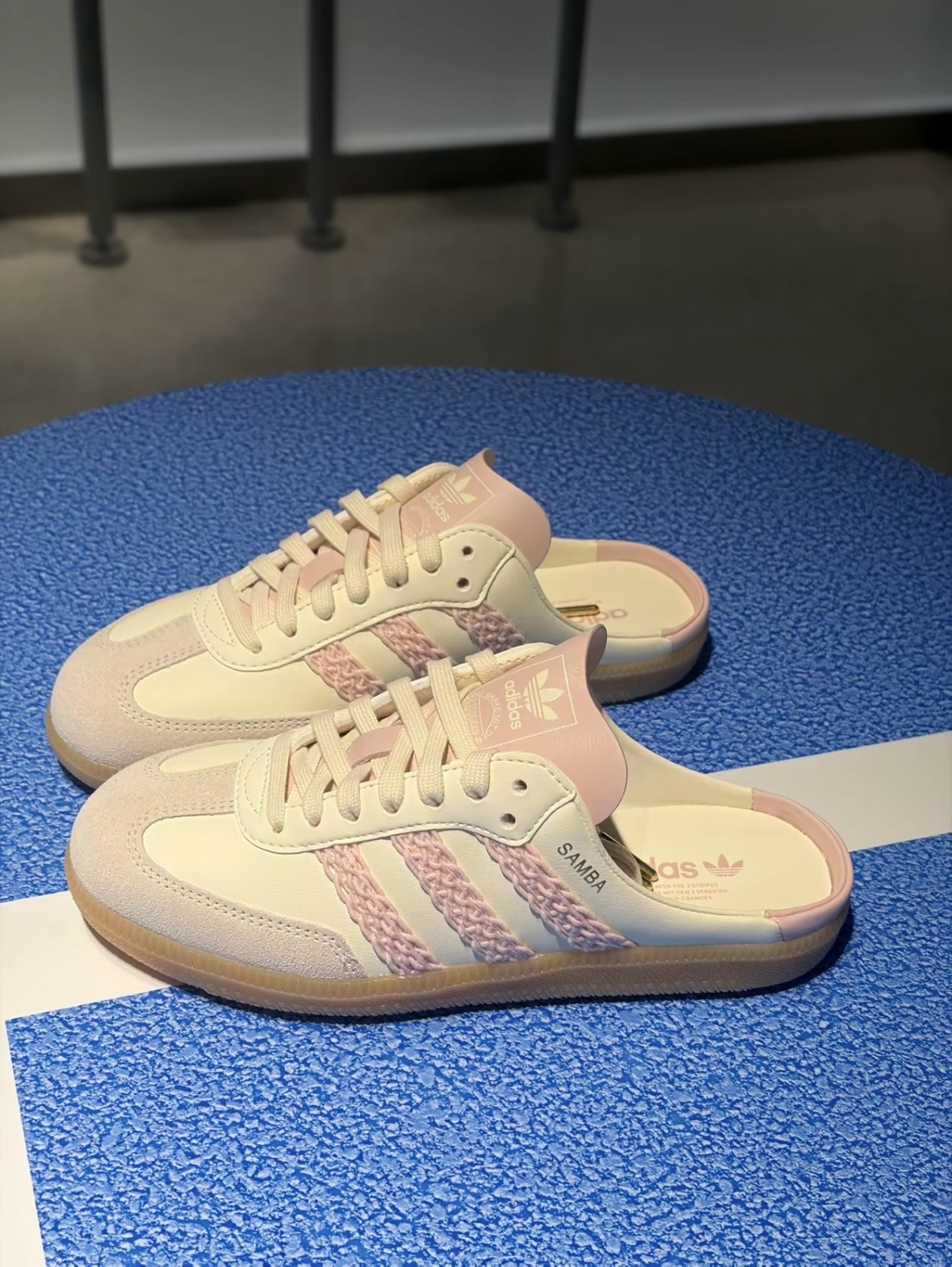 Adidas Samba Mule 半拖新色登場！麂皮鞋頭 編織線條 藏藍 粉白 HP5052 HP5053