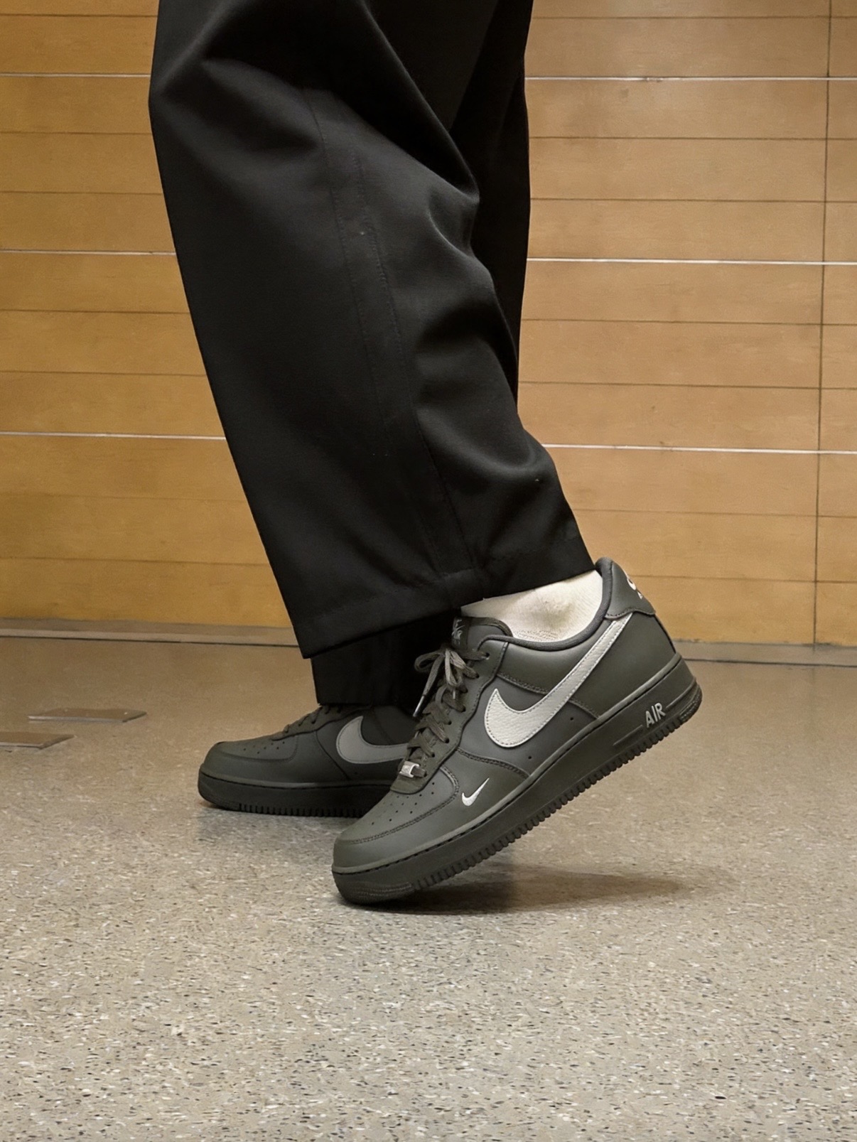 NIKE AF1 蛇紋勾 小勾 灰黑配色 男女同款 IV5732-001