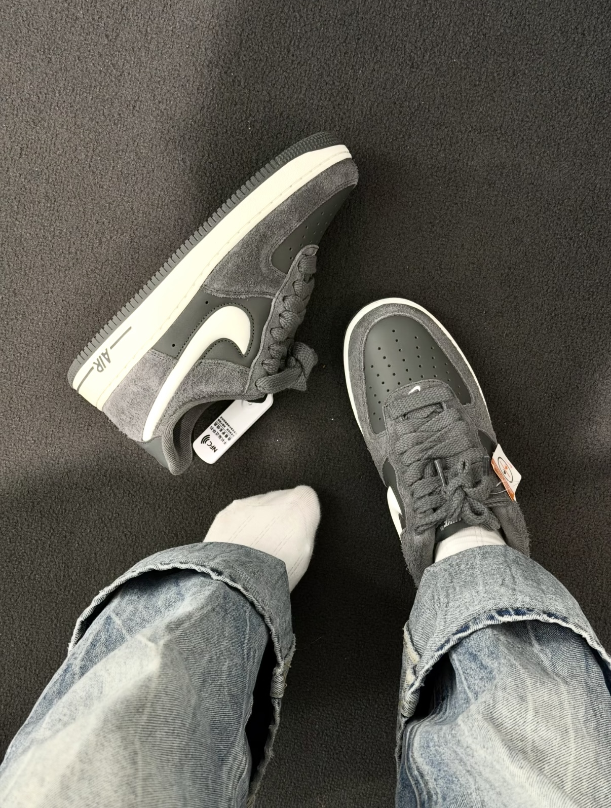 Nike Air Force 1 Low 麂皮黑灰 附贈白鞋帶 IX7786-001