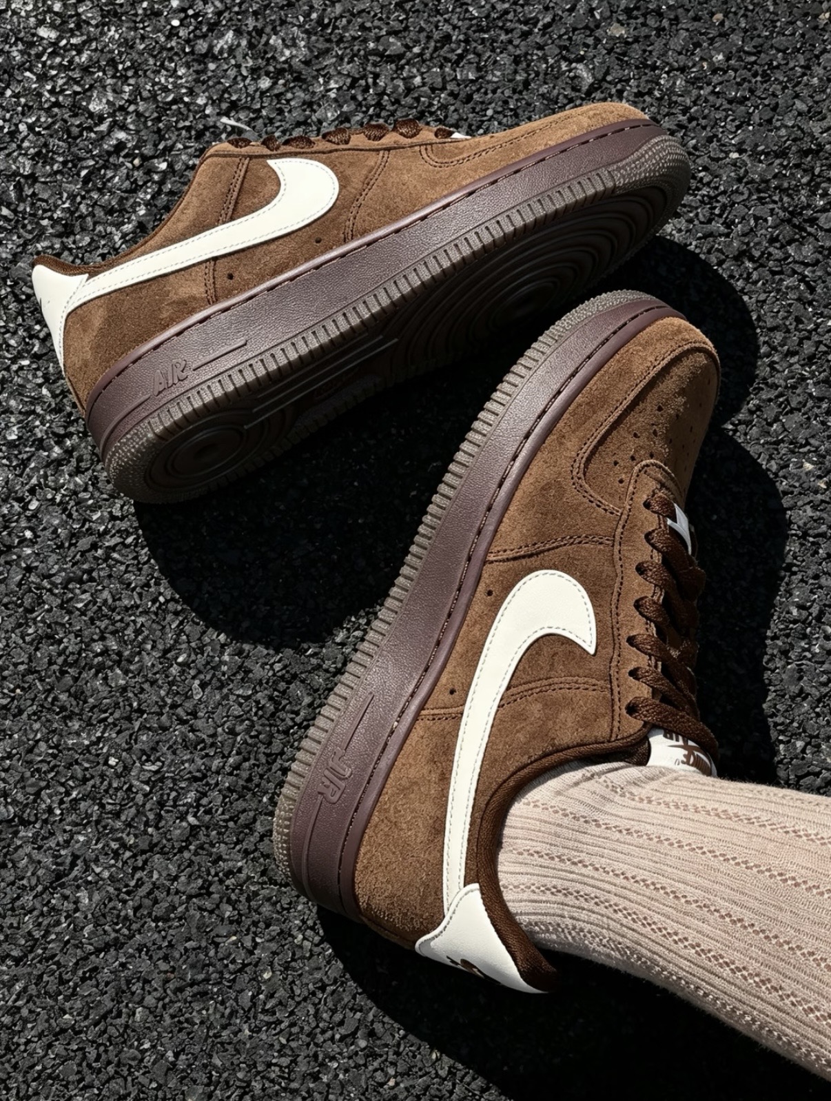 Nike Air Force 1 Low "cacao brown" 麂皮棕空軍 米白Swoosh IQ0136-200