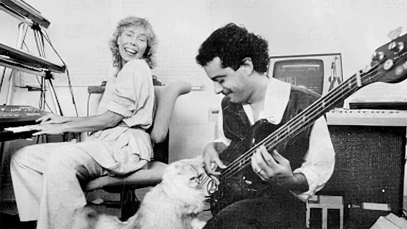ジョニとラリー・クライン(photo: ©JIM McHUGH)
