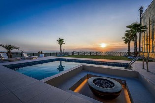 2026aichi_coral-suite5 太平洋に沈む夕陽を独り占めできるデッキテラス
