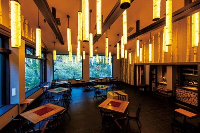 2026nagano_myojinkan7 食事は、田邉真宏総料理長のもと、フレンチ・和食・スイーツ、2人の料理長とパティシエが腕を振るう、珠玉の一皿をお愉しみいただける。和食を愉しめる信州ダイニング「TOBIRA」。