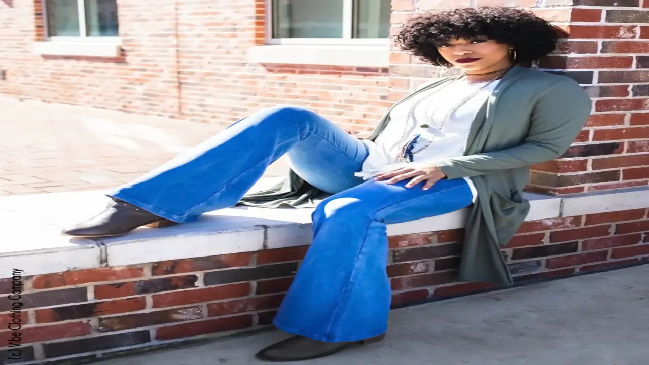 What to wear with bell bottom jeans plus size