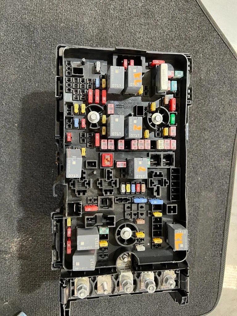 Jeep wrangler fuse boxes