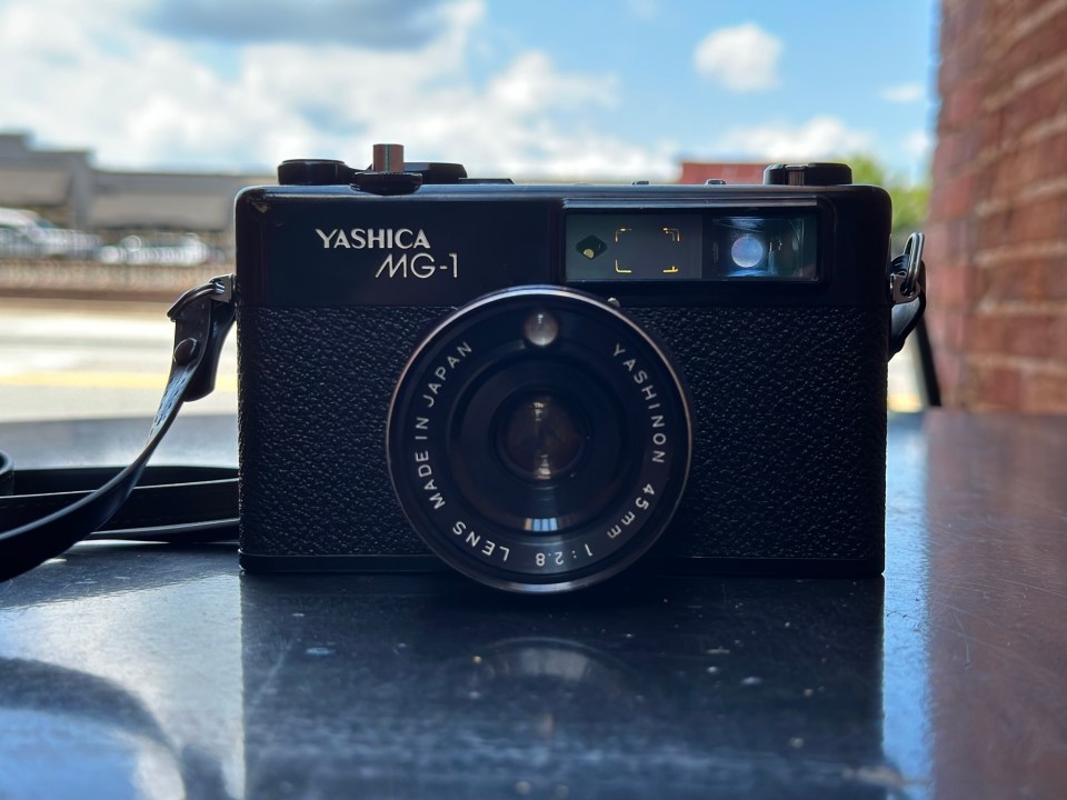 Yashica MG-1