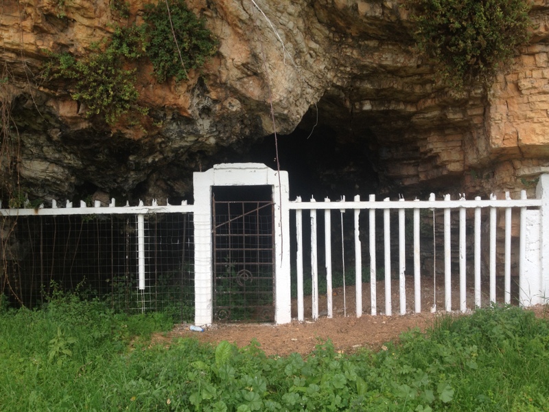 ROMAN CAVE DWELLIN
