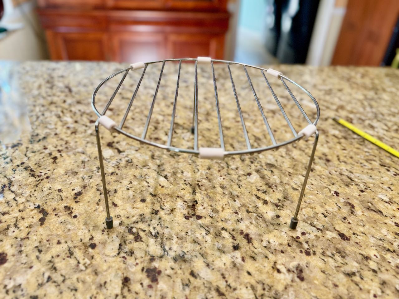 Wire Cake Decorating Stand