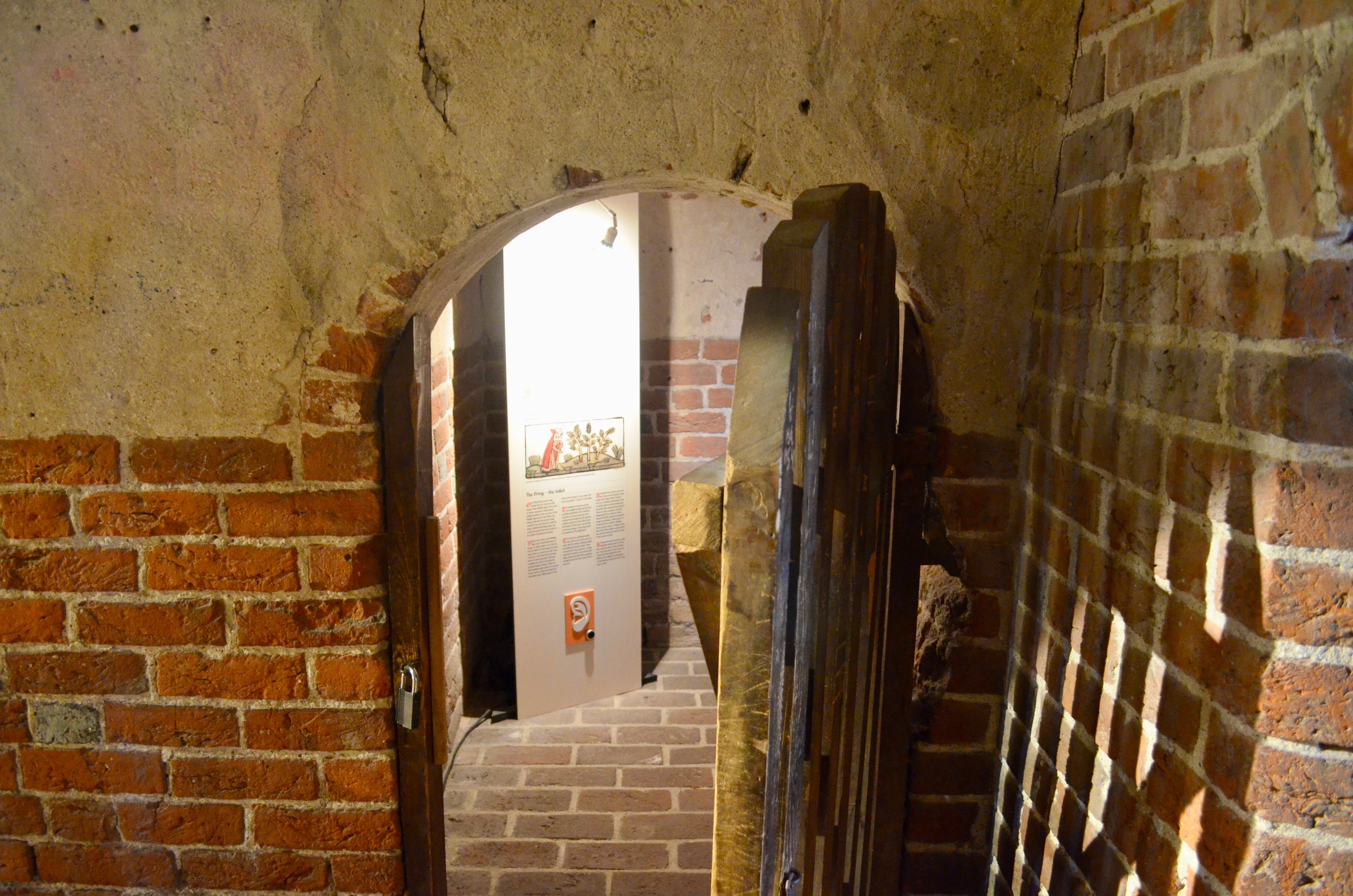 The people were much smaller these days (inside the Kärnan)