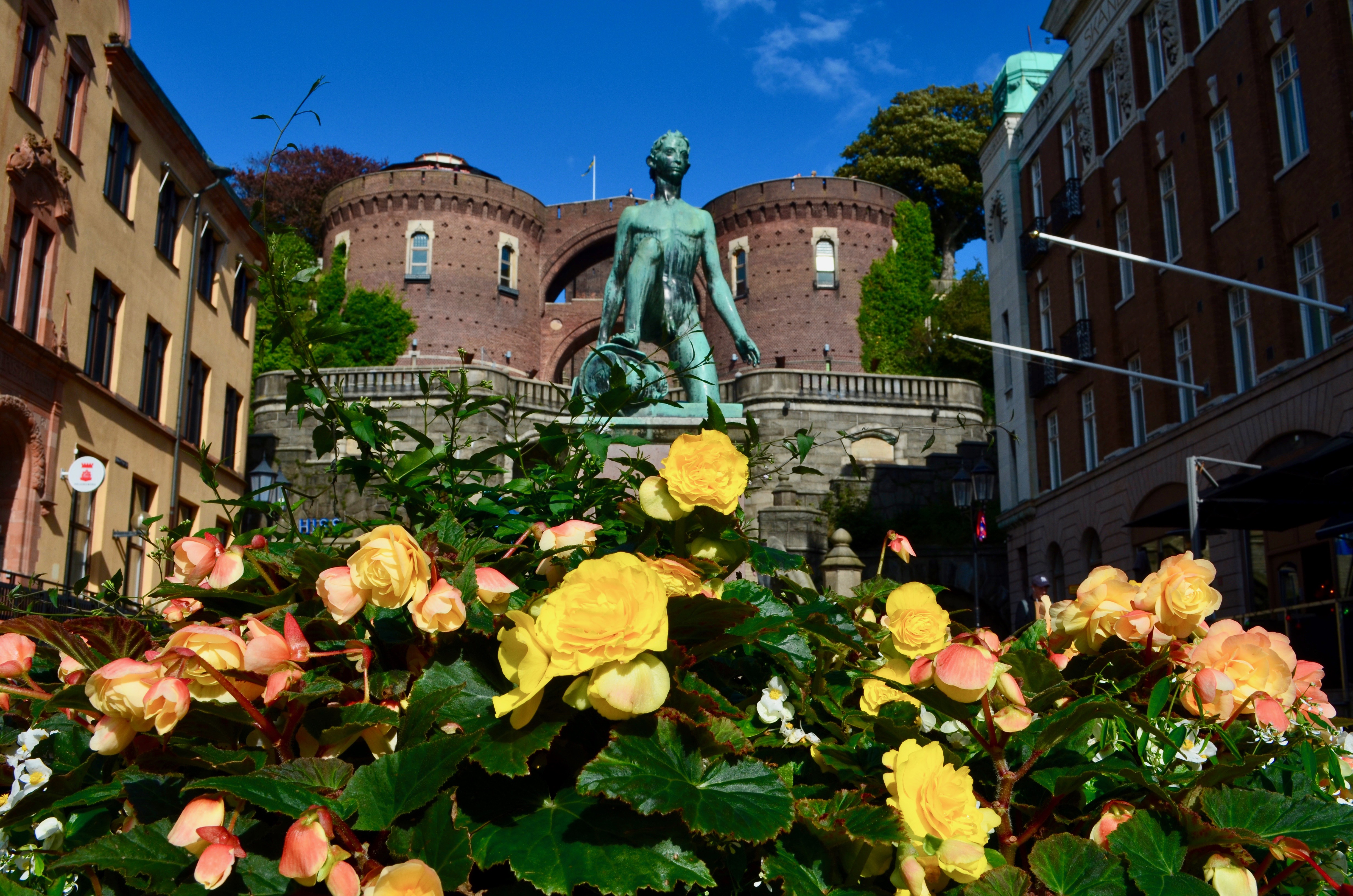 Tack means thank you in Swedish.