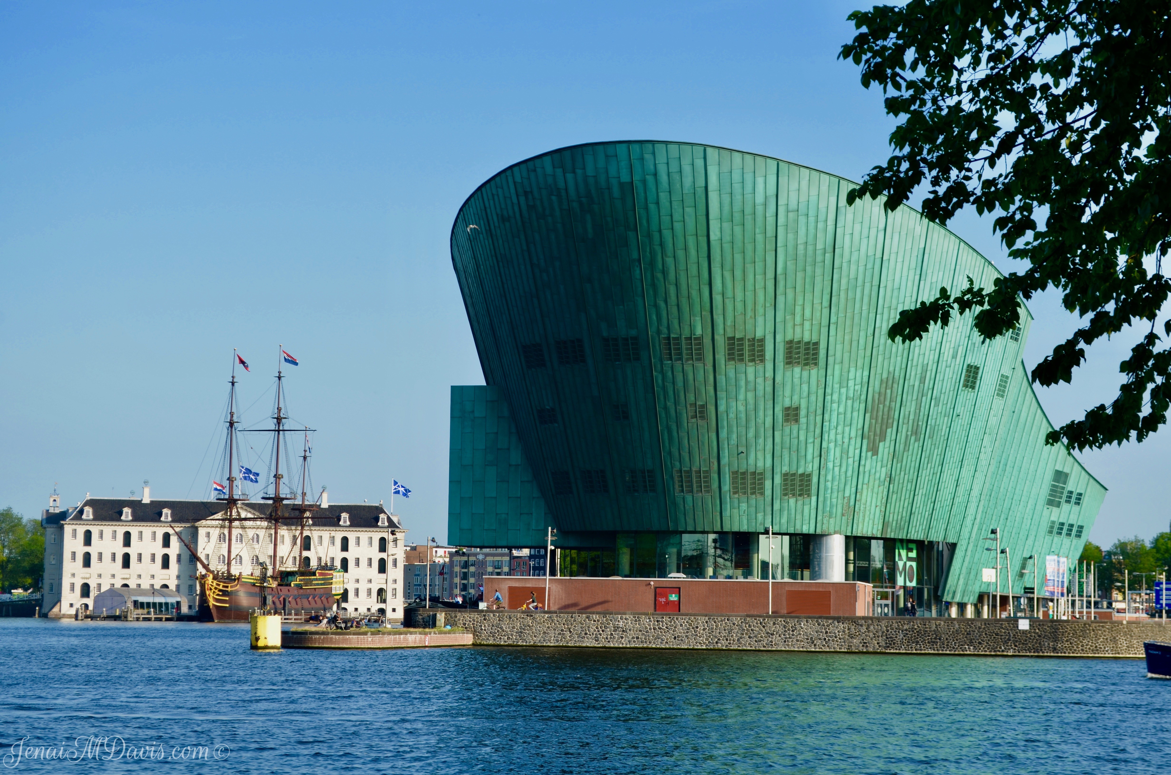 This building is in the shape of a ship, NEMO Museum