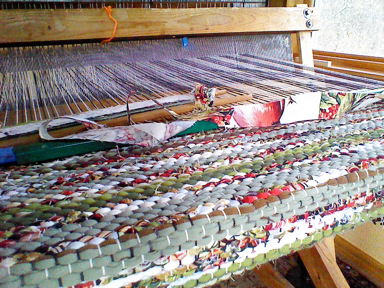 Suzanne on loom