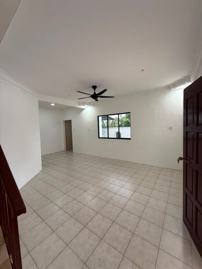 Double Storey Terrace House in Taman Sutera, Saleng Skudai / 沙令花园双层排屋