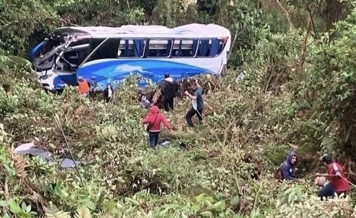 Una persona muerta y ocho heridas deja accidente de tránsito en vía de la Soberanía.
