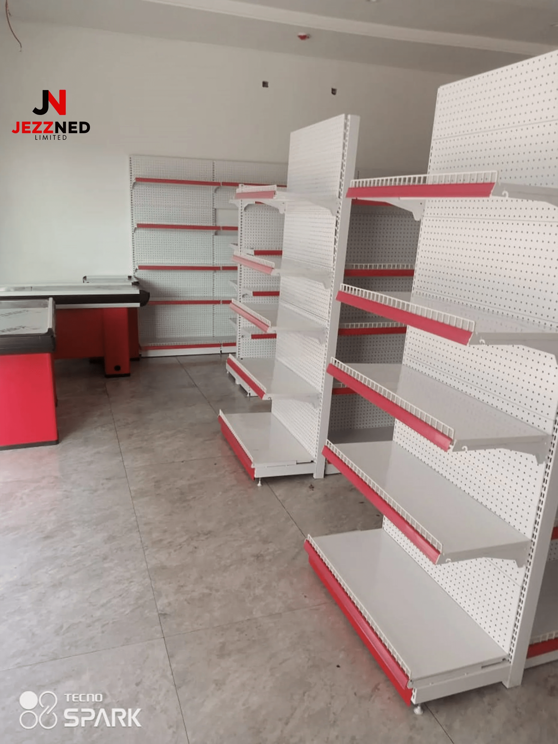 Jezzned double-sided gondola shelves