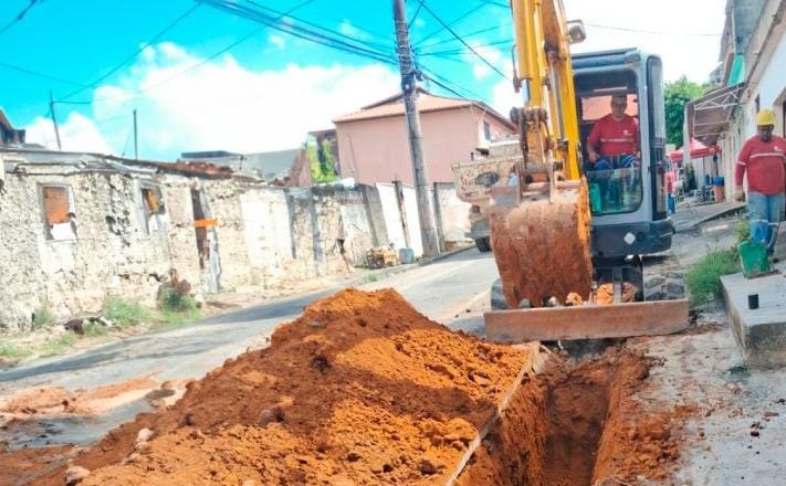 Cesama realiza remodelação de rede de esgoto em rua do bairro Nossa Senhora de Lourdes, em Juiz de Fora