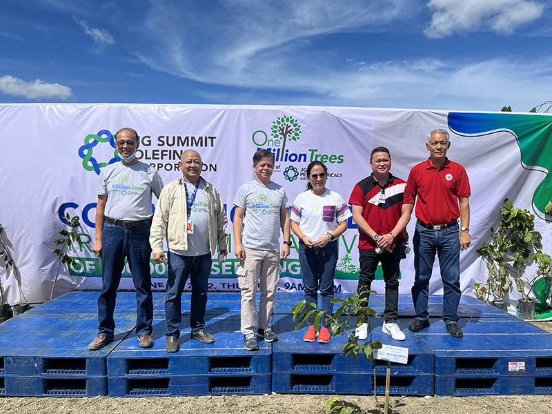 Batangas LGU officials and JG Summit Olefins Corporation (JGSOC) executives led the commemorative tree planting of the 500,000th seedling at the JGSOC petrochemical complex. (L-R) JGSOC Assistant Vice-President for Special Projects Deogracias Fermin, Senior Vice-President and Government Affairs and Special Projects Head Marino Agbayani, Batangas 5th District Congressman Mario Vittorio Mariño, Batangas City Mayor Beverly Rose Dimacuha, Executive Assistant to Batangas Governor Carlos Jose Pastor and Batangas Provincial Government Environment and Natural Resources Officer Luis Awitan.