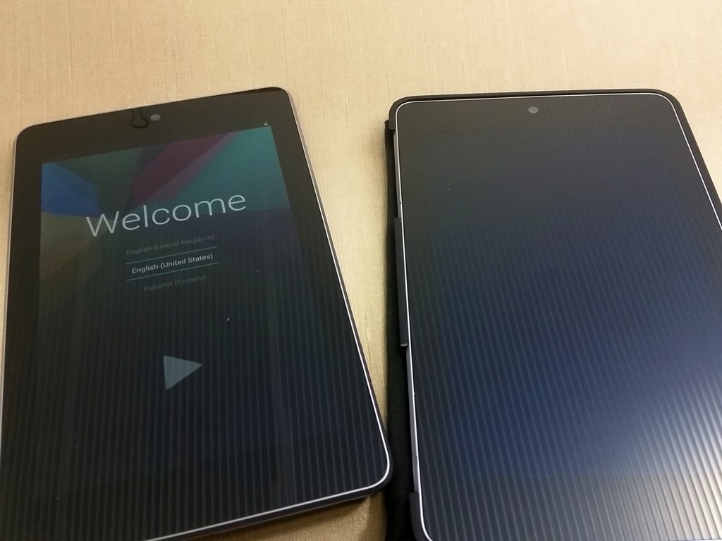カードアダプタを使ってnanosimをmicrosimのサイズに変更 これで Nexus7の3g通信も可能になりました もちろん スマホでのlte通信もできます 人生一度 腰椎破裂骨折にも負けない