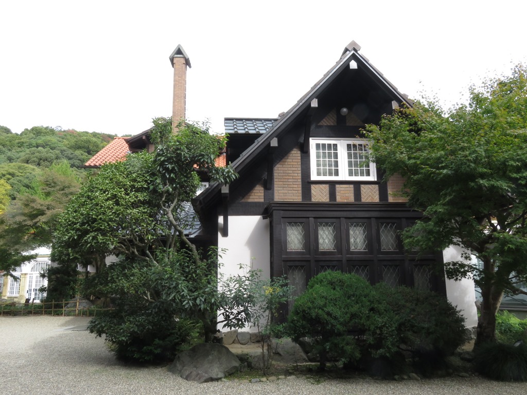 アサヒビール大山崎山荘美術館 は建物の中も周辺も別世界です 非日常を味わいに行きませんか 人生一度 腰椎破裂骨折にも負けない