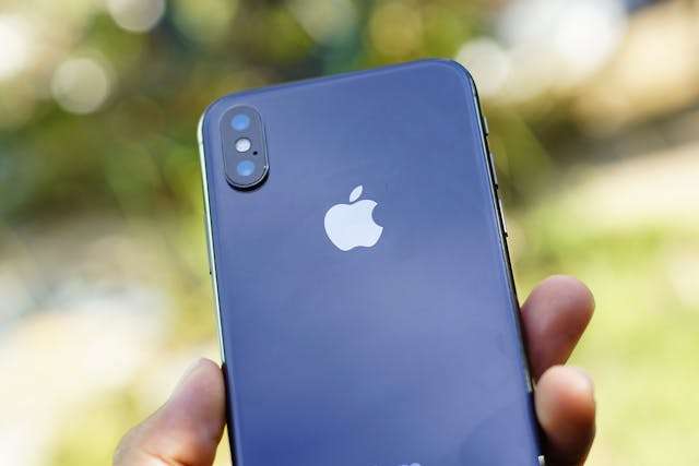 Examine logo and branding before importing mobile phones