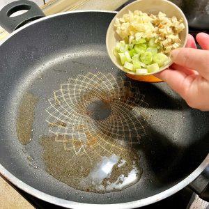 爆香蔥薑蒜